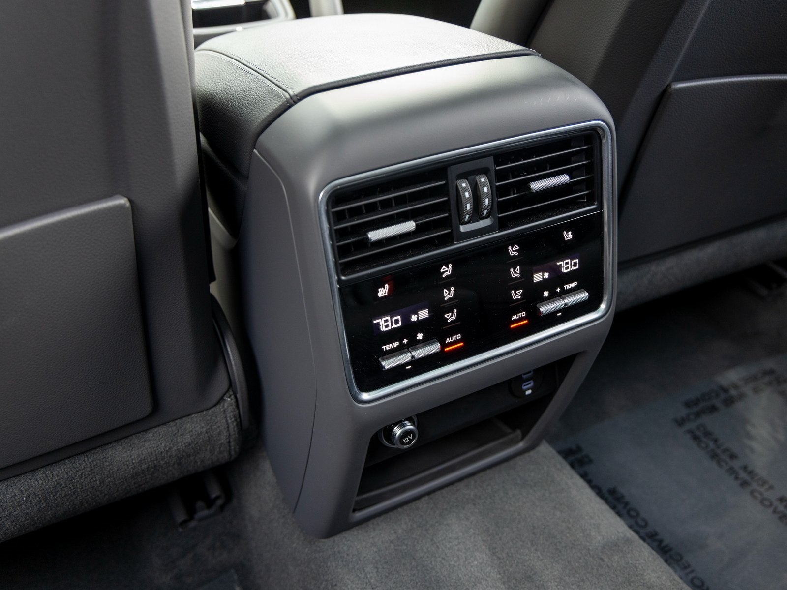 2023 Porsche Cayenne Cayenne Platinum Edition (MY23)