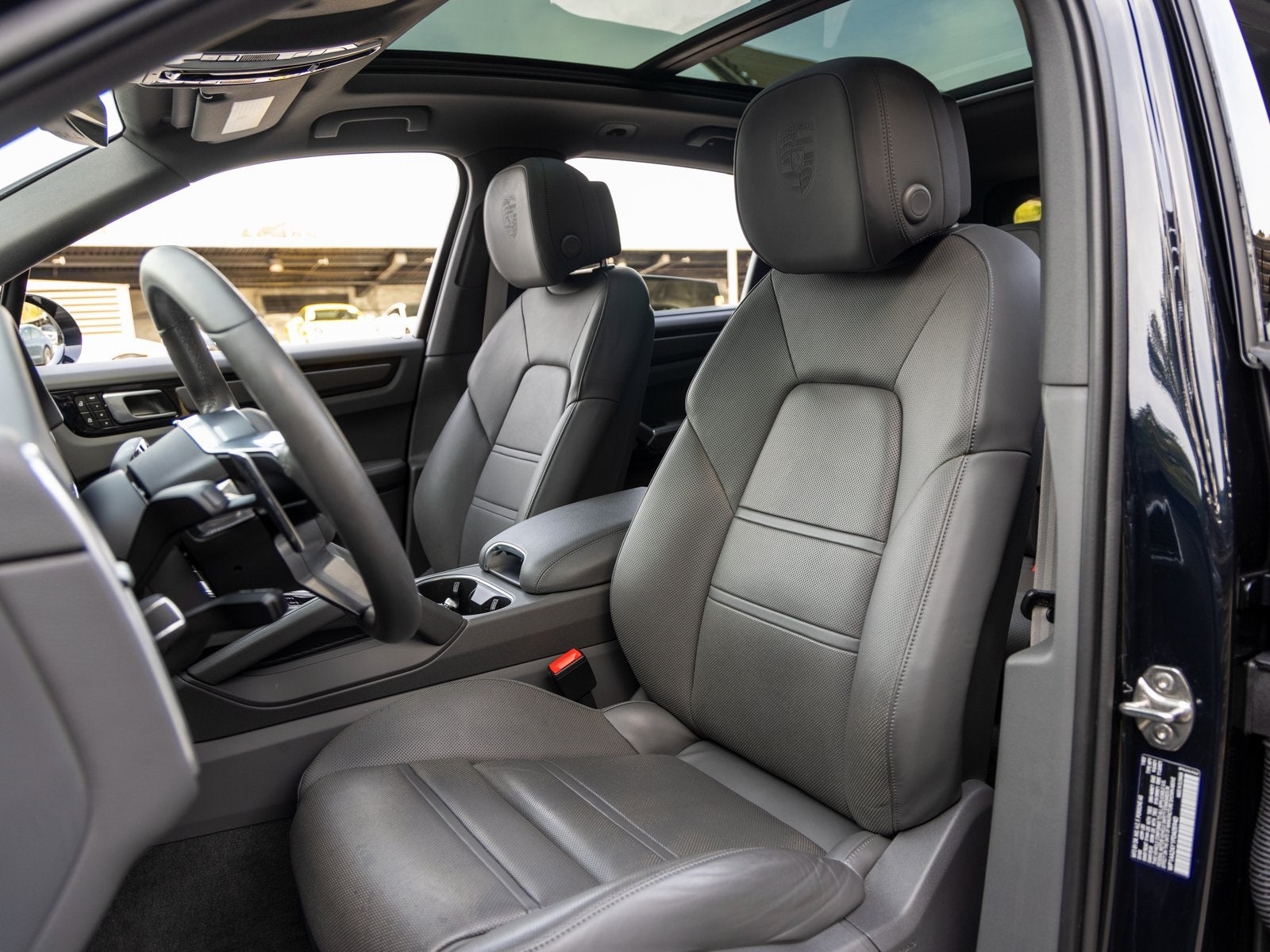 2023 Porsche Cayenne Cayenne Platinum Edition (MY23)