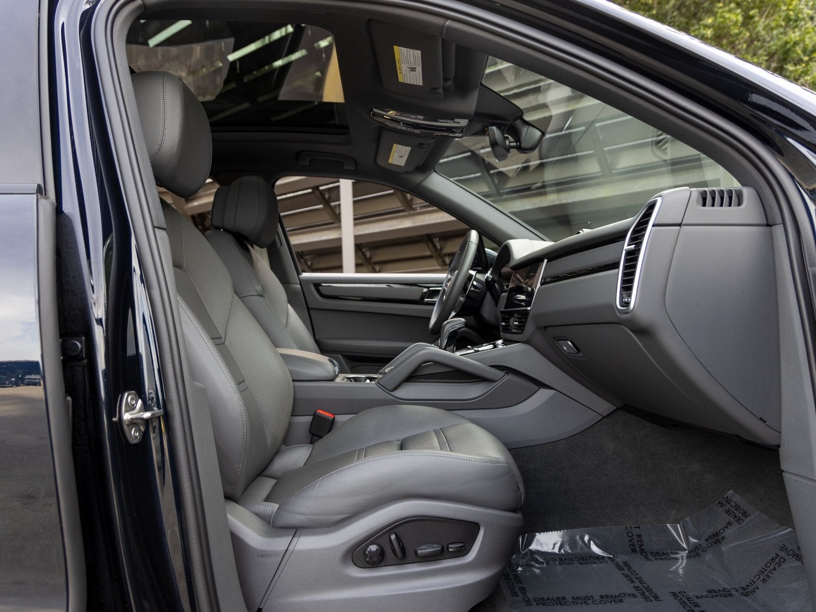 2023 Porsche Cayenne Cayenne Platinum Edition (MY23)