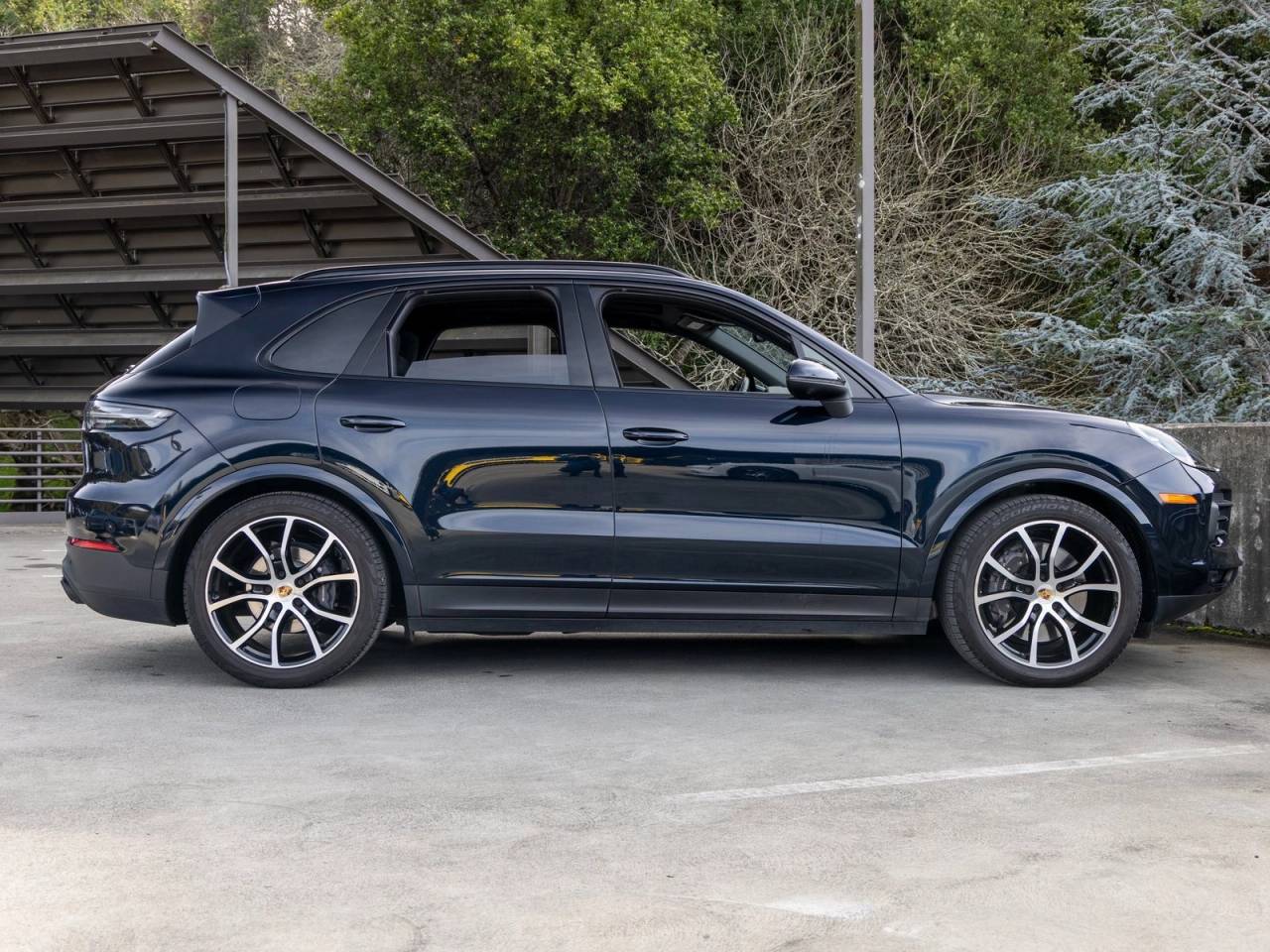 2023 Porsche Cayenne Cayenne Platinum Edition (MY23)