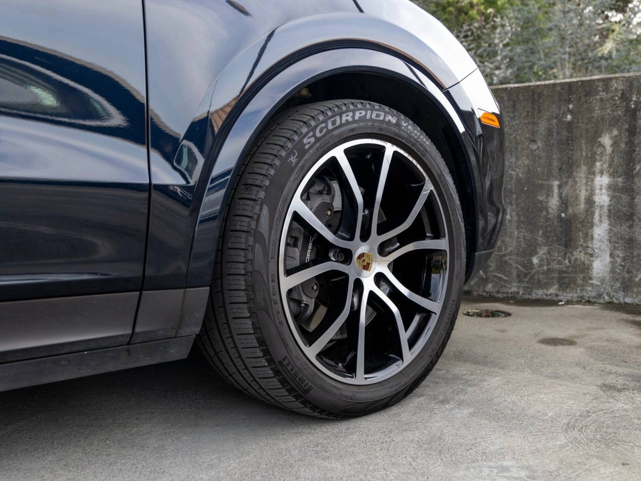 2023 Porsche Cayenne Cayenne Platinum Edition (MY23)