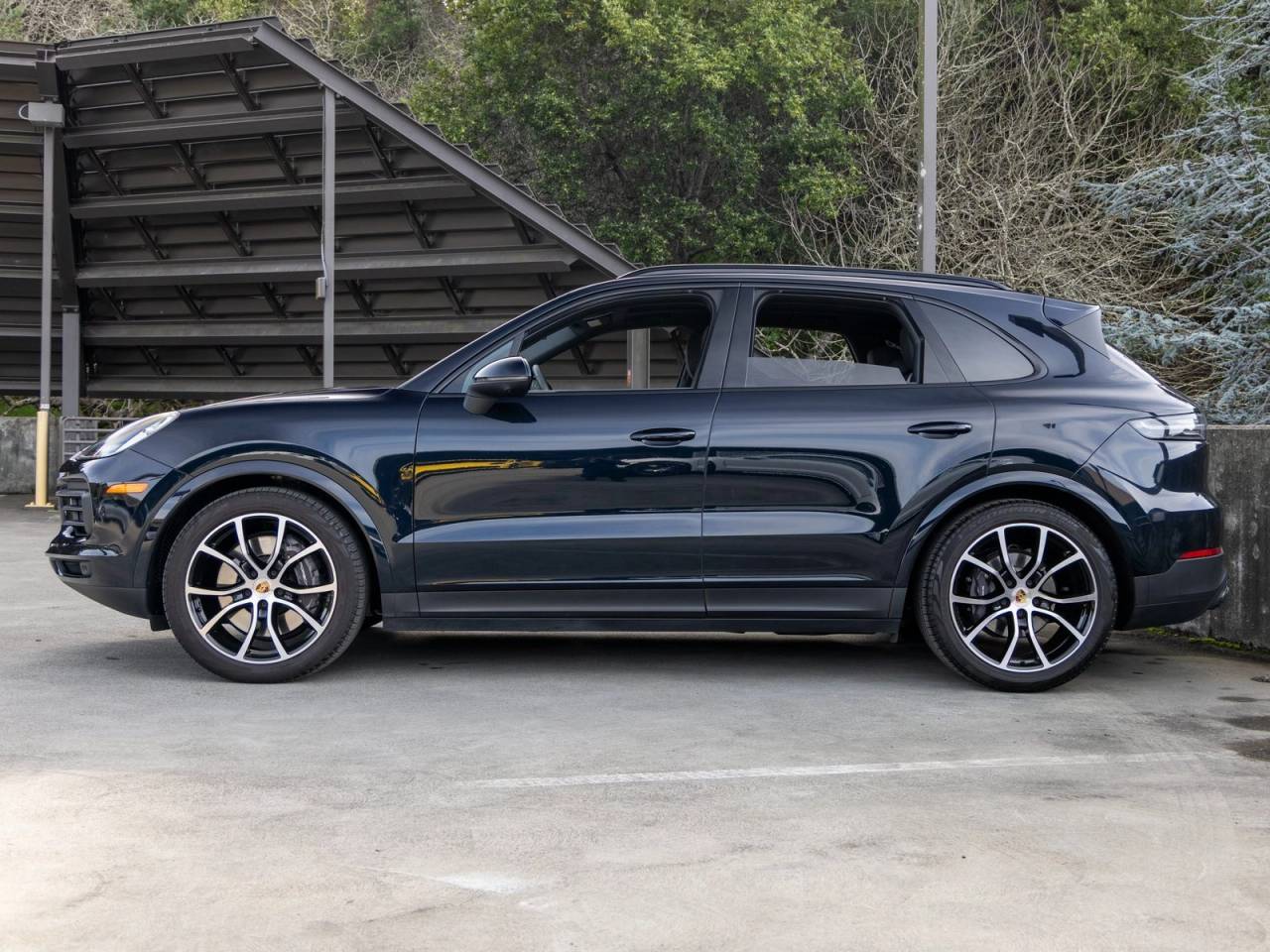 2023 Porsche Cayenne Cayenne Platinum Edition (MY23)