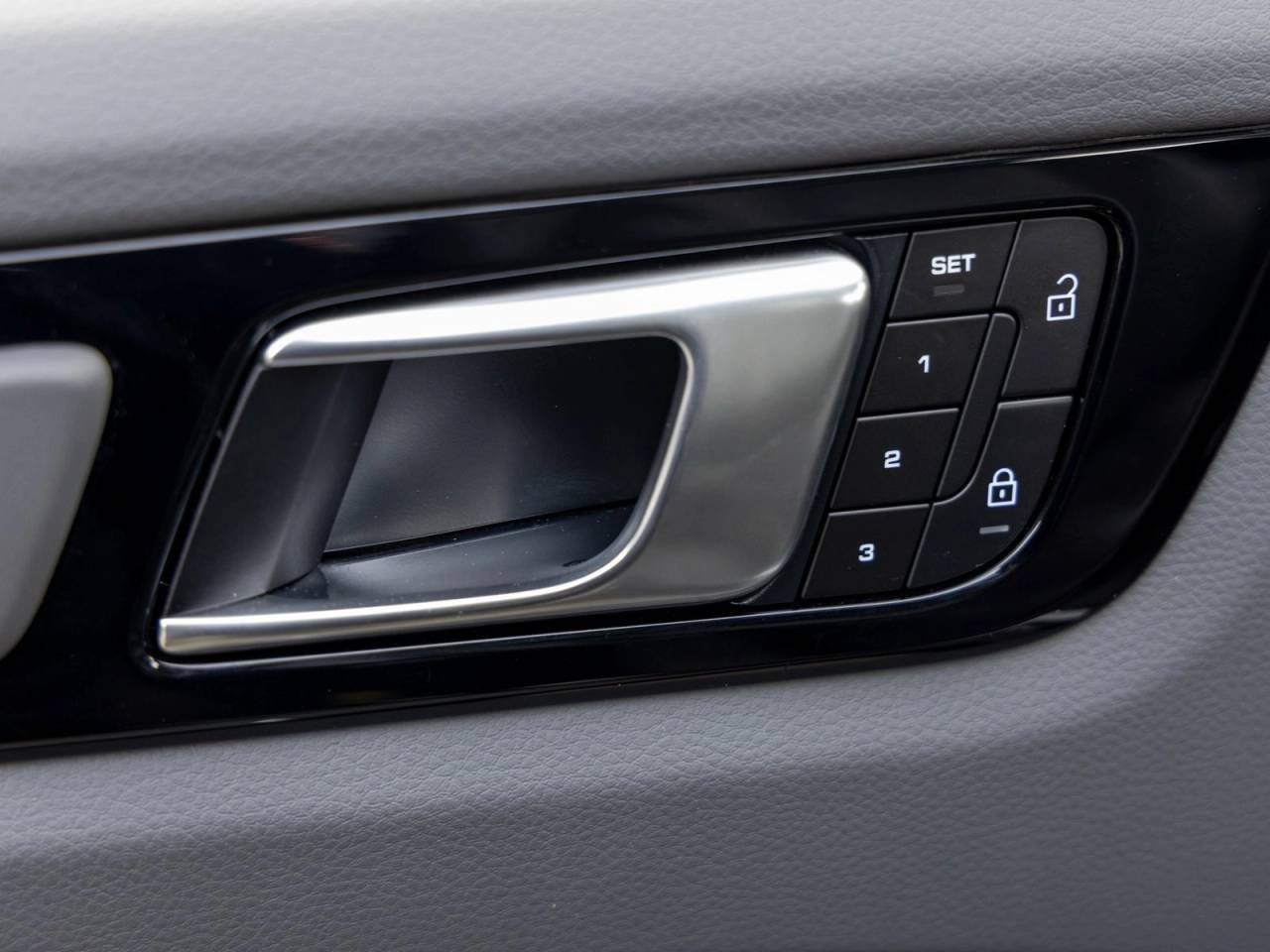 2023 Porsche Cayenne Cayenne Platinum Edition (MY23)