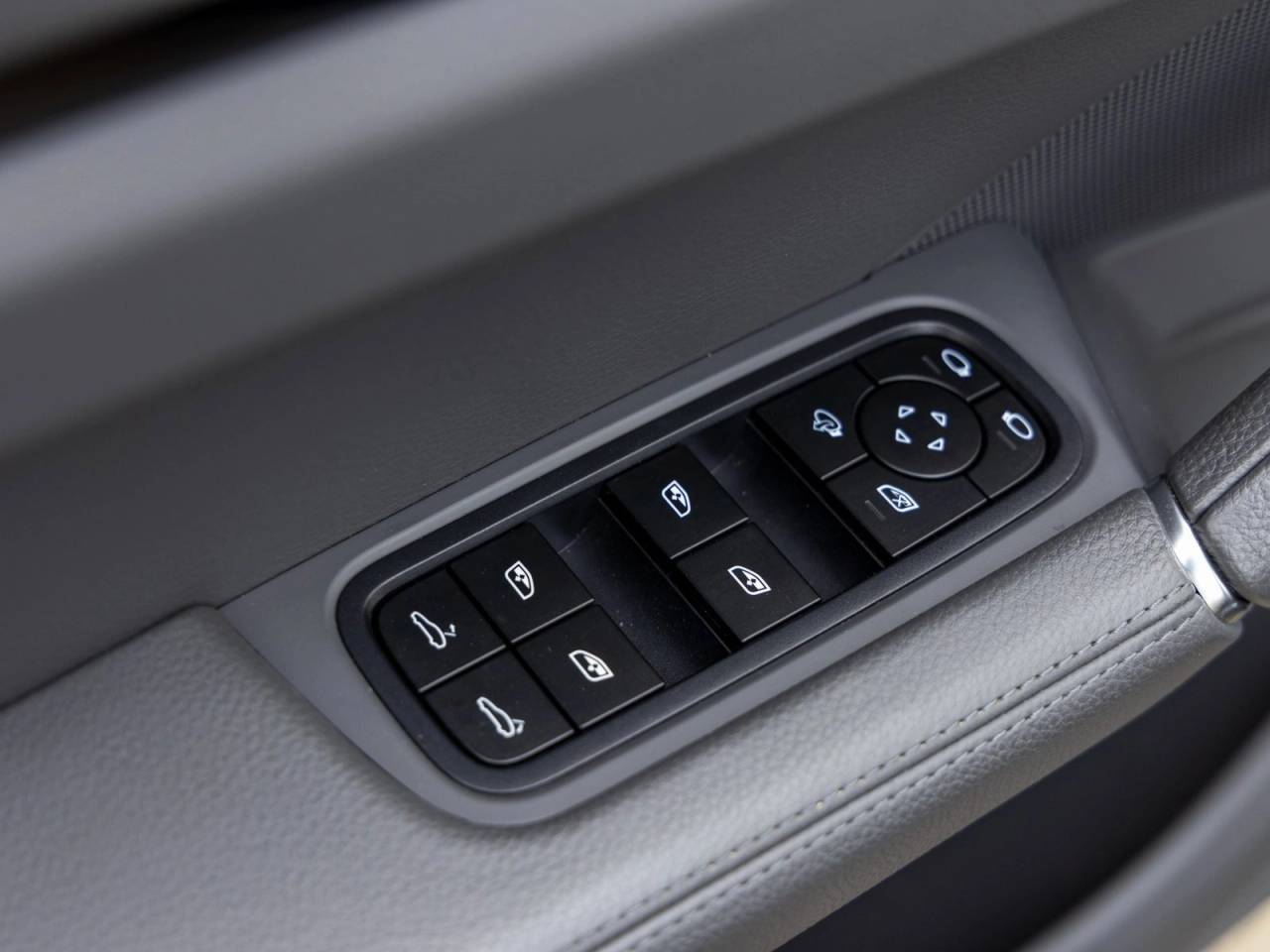 2023 Porsche Cayenne Cayenne Platinum Edition (MY23)