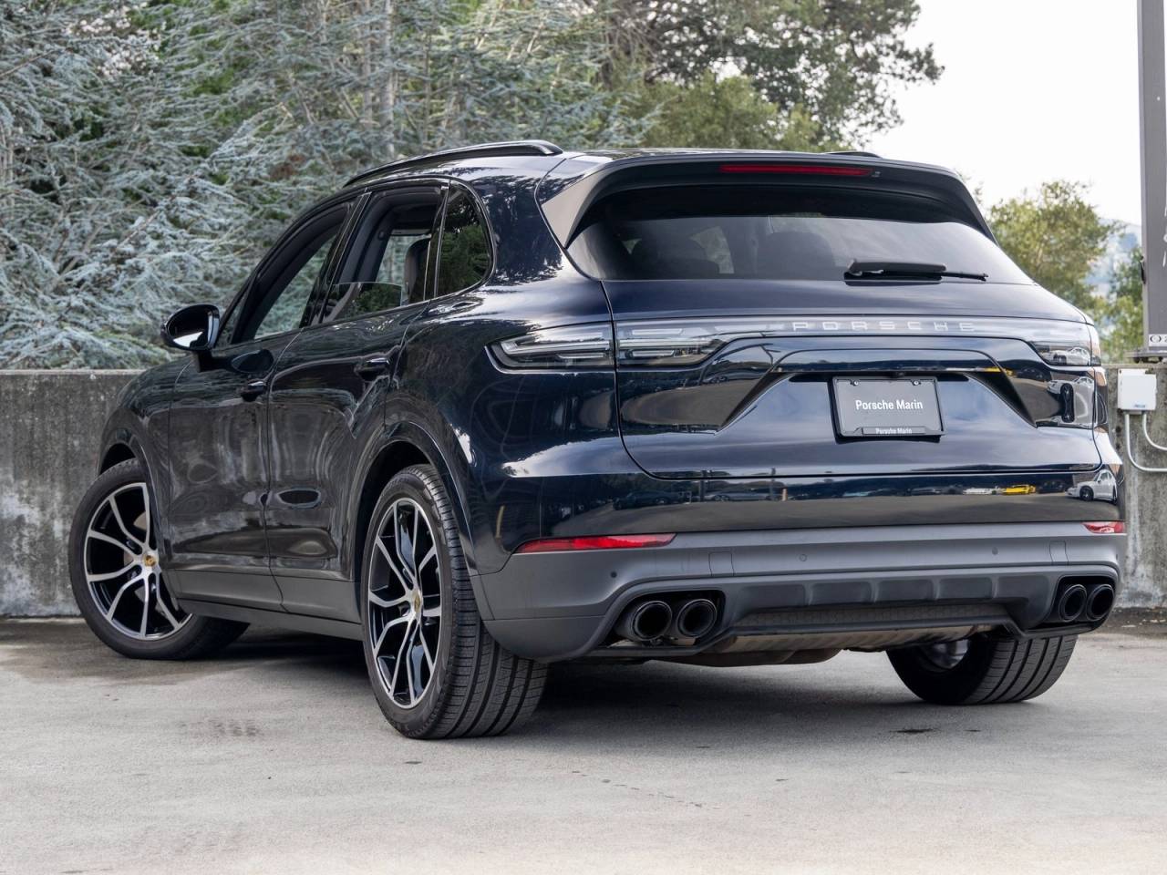 2023 Porsche Cayenne Cayenne Platinum Edition (MY23)