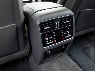 2023 Porsche Cayenne Cayenne Platinum Edition (MY23)