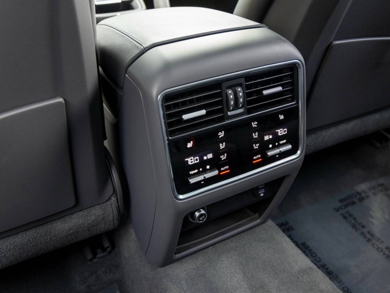 2023 Porsche Cayenne Cayenne Platinum Edition (MY23)