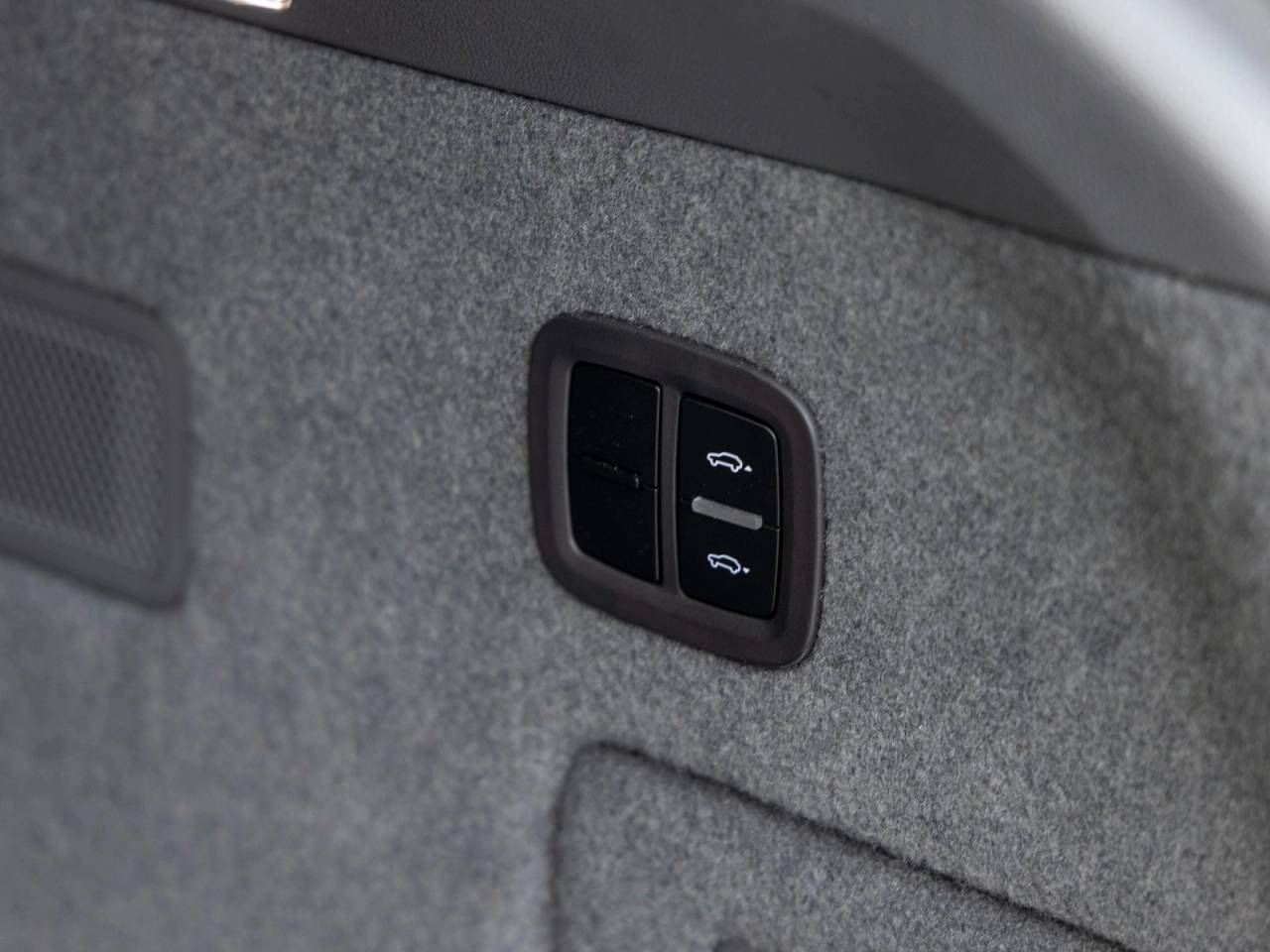 2023 Porsche Cayenne Cayenne Platinum Edition (MY23)