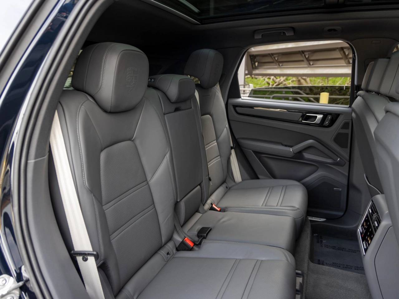 2023 Porsche Cayenne Cayenne Platinum Edition (MY23)