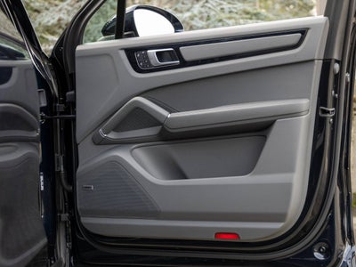 2023 Porsche Cayenne Cayenne Platinum Edition (MY23)