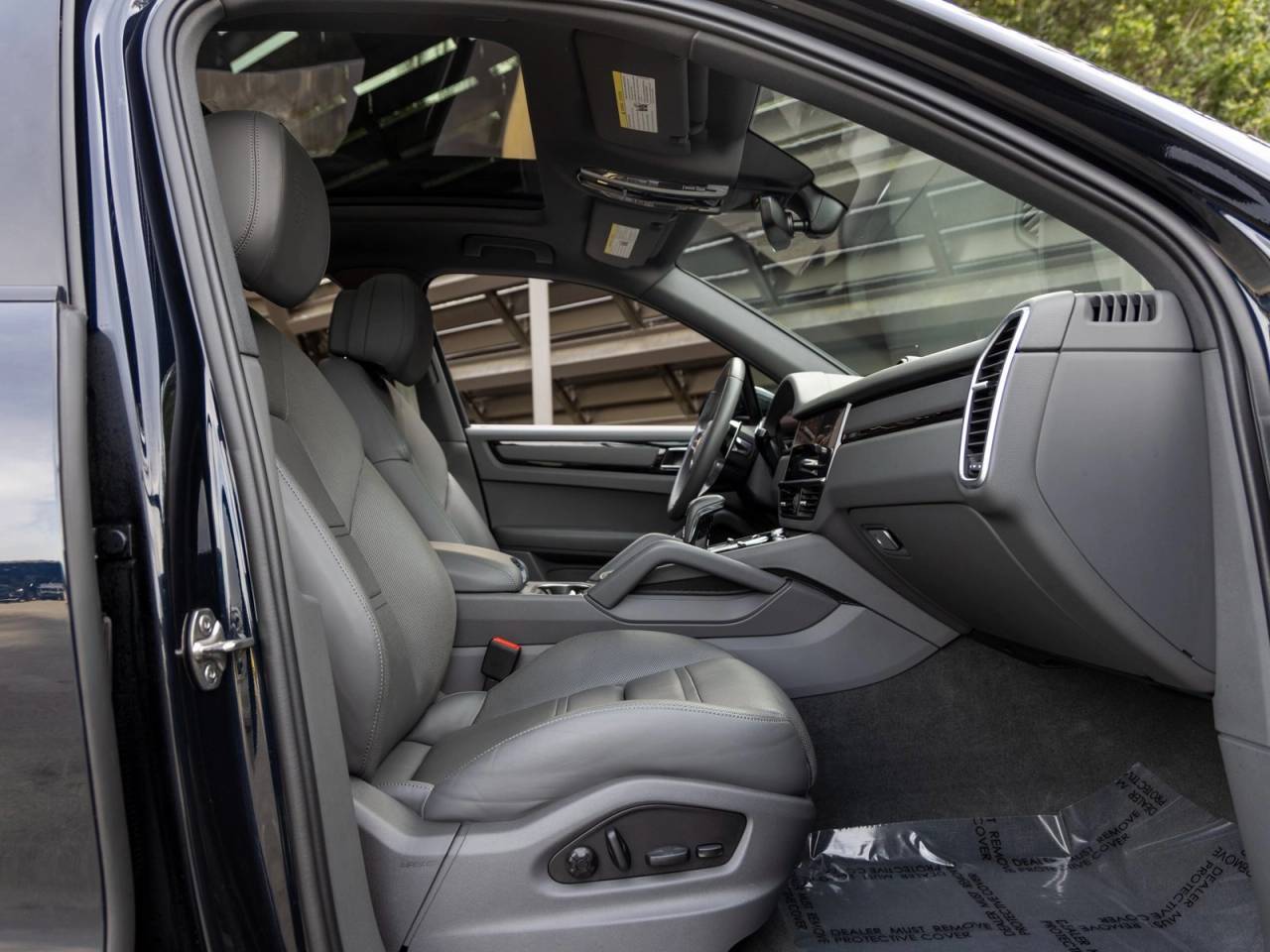 2023 Porsche Cayenne Cayenne Platinum Edition (MY23)