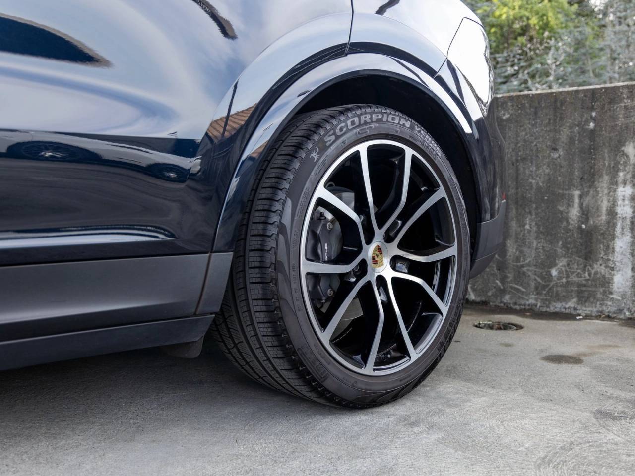 2023 Porsche Cayenne Cayenne Platinum Edition (MY23)