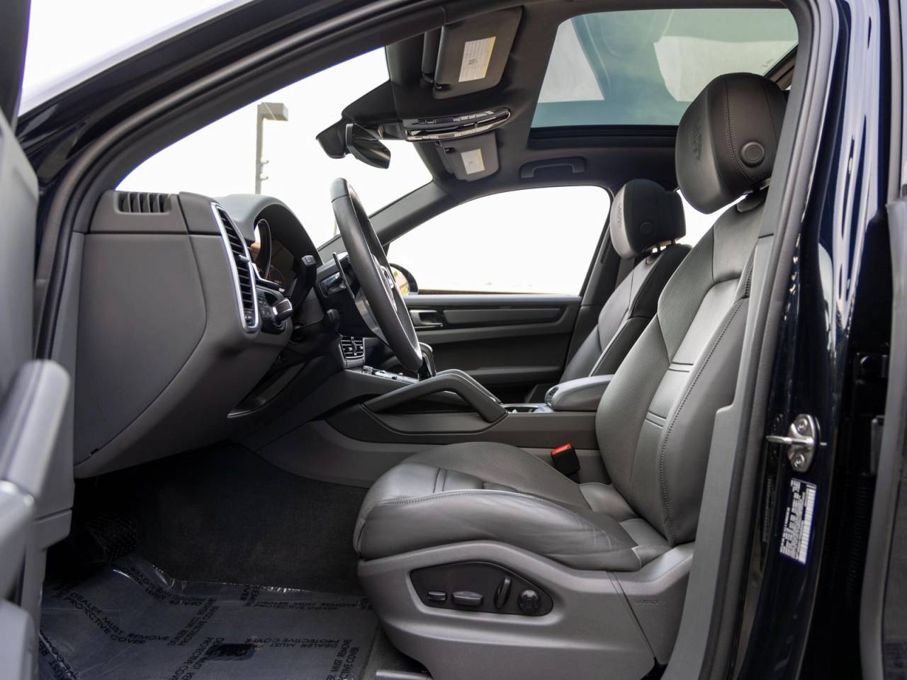 2023 Porsche Cayenne Cayenne Platinum Edition (MY23)