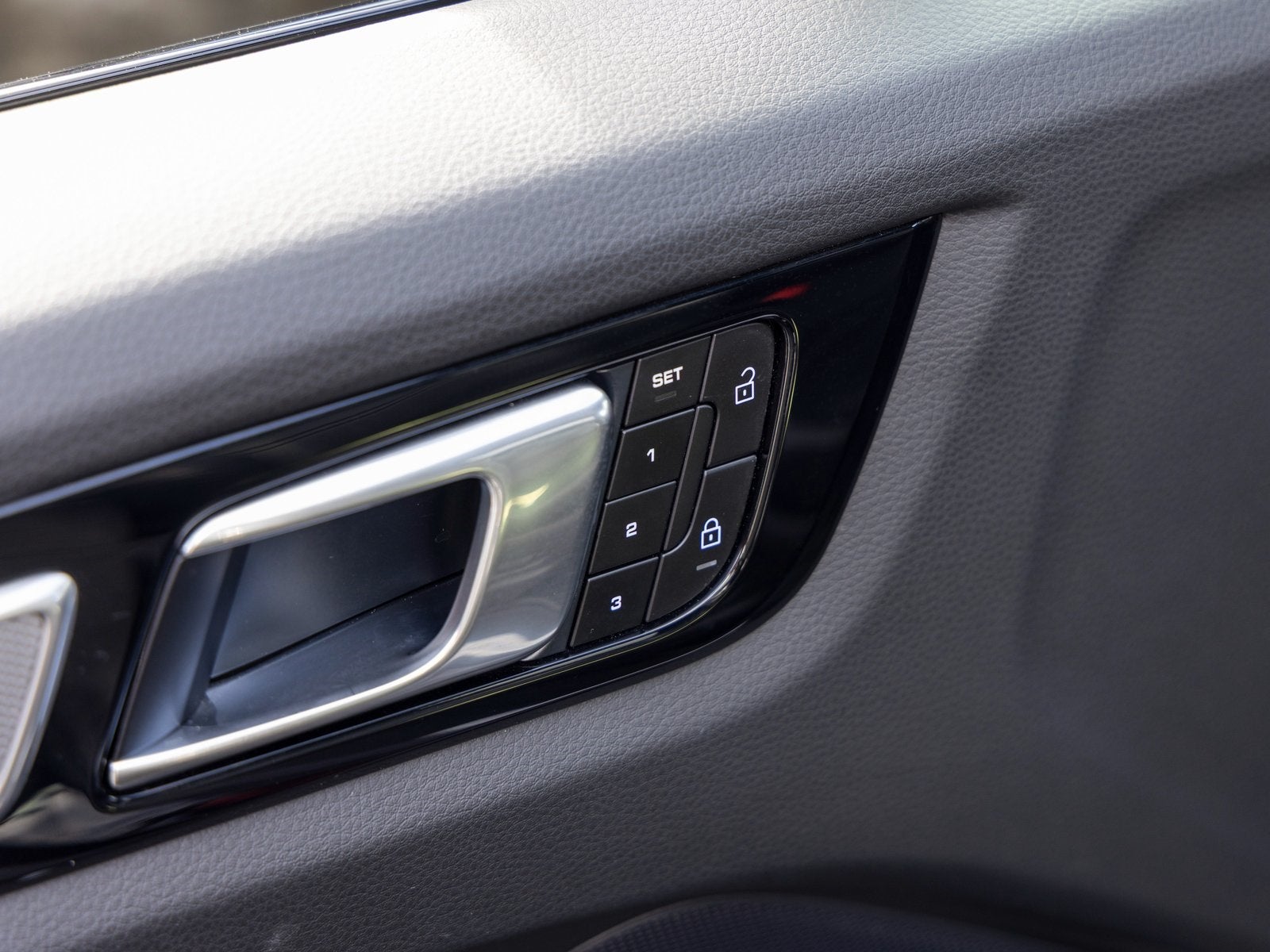 2023 Porsche Cayenne Cayenne Platinum Edition (MY23)