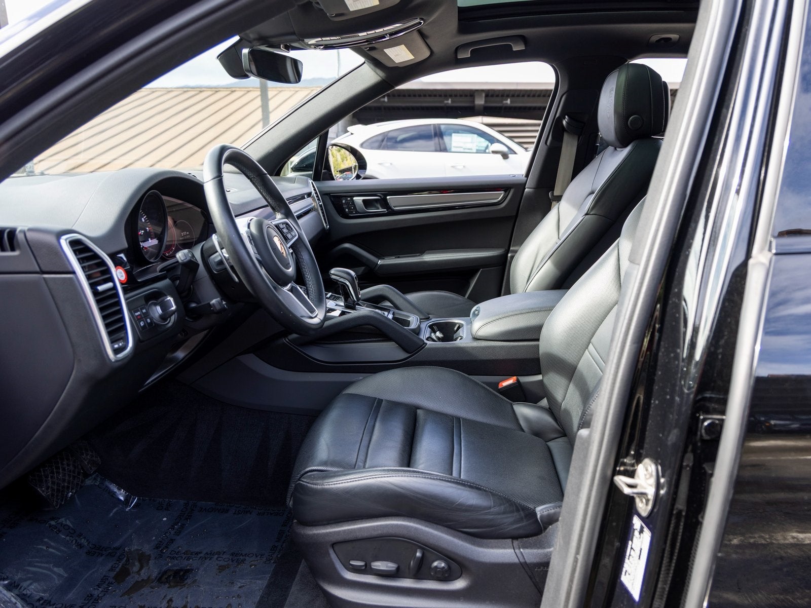 2023 Porsche Cayenne Cayenne Platinum Edition (MY23)