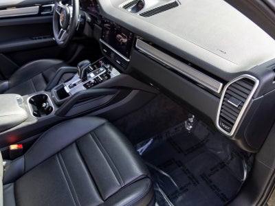 2023 Porsche Cayenne Cayenne Platinum Edition (MY23)