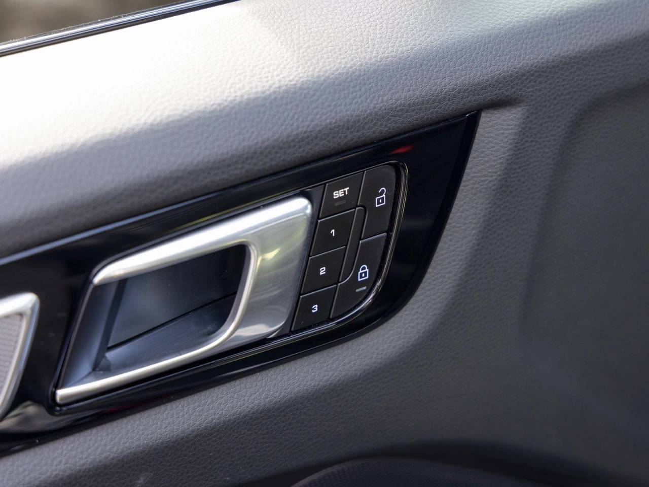 2023 Porsche Cayenne Cayenne Platinum Edition (MY23)