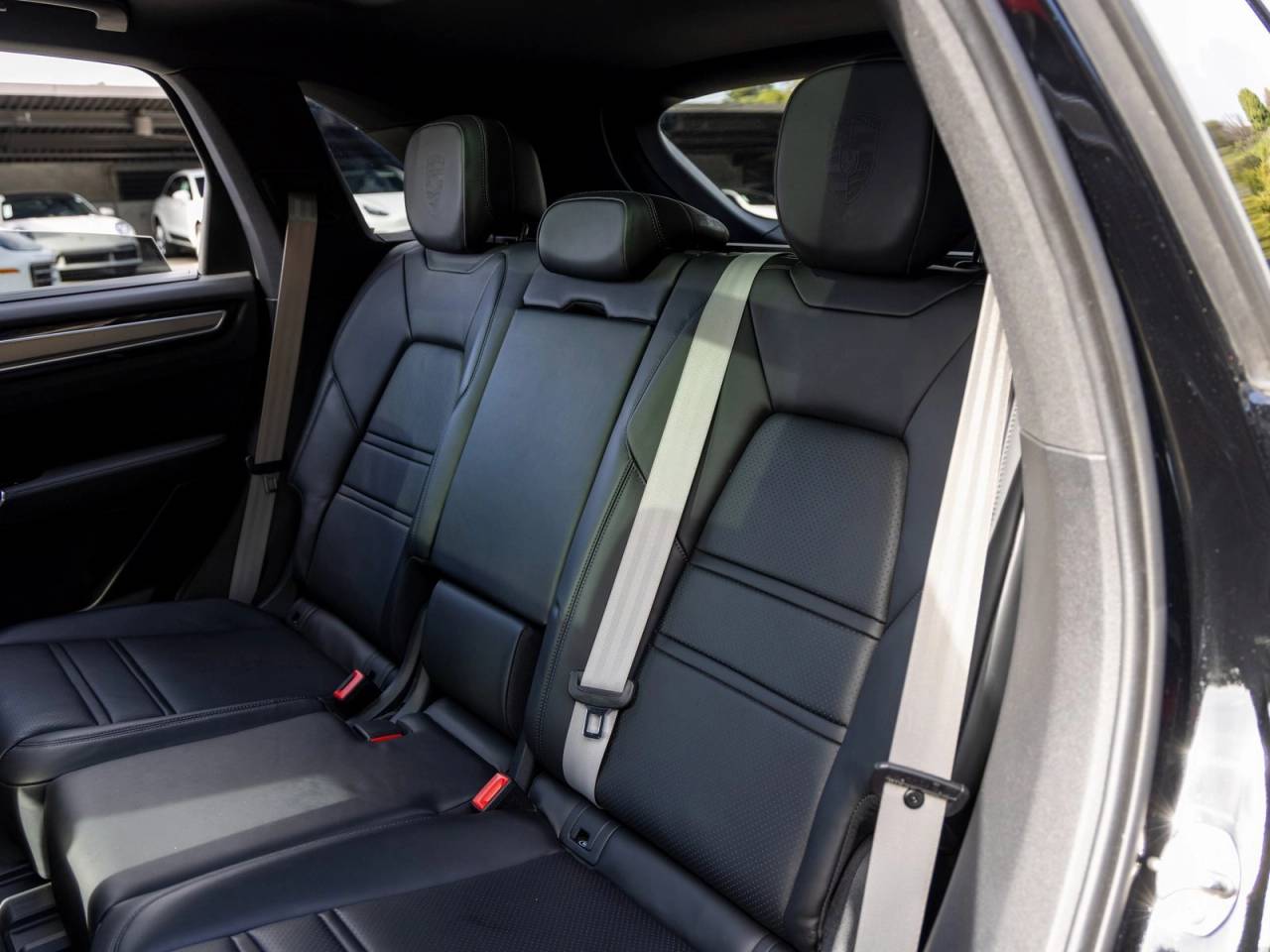 2023 Porsche Cayenne Cayenne Platinum Edition (MY23)