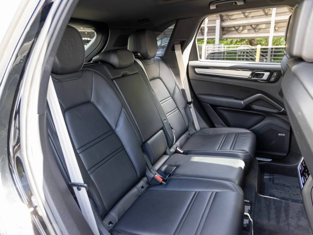 2023 Porsche Cayenne Cayenne Platinum Edition (MY23)