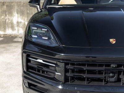 2024 Porsche Cayenne Base