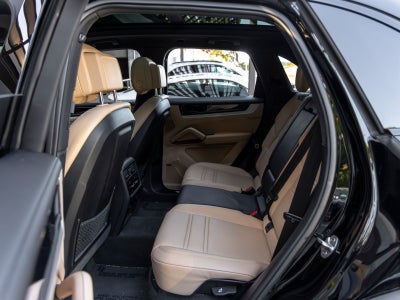 2024 Porsche Cayenne Base