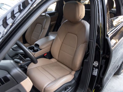 2024 Porsche Cayenne Base