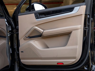 2024 Porsche Cayenne Base
