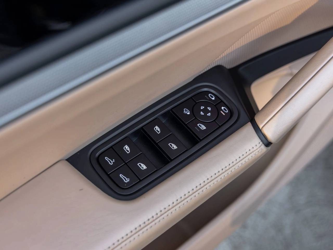 2024 Porsche Cayenne Base