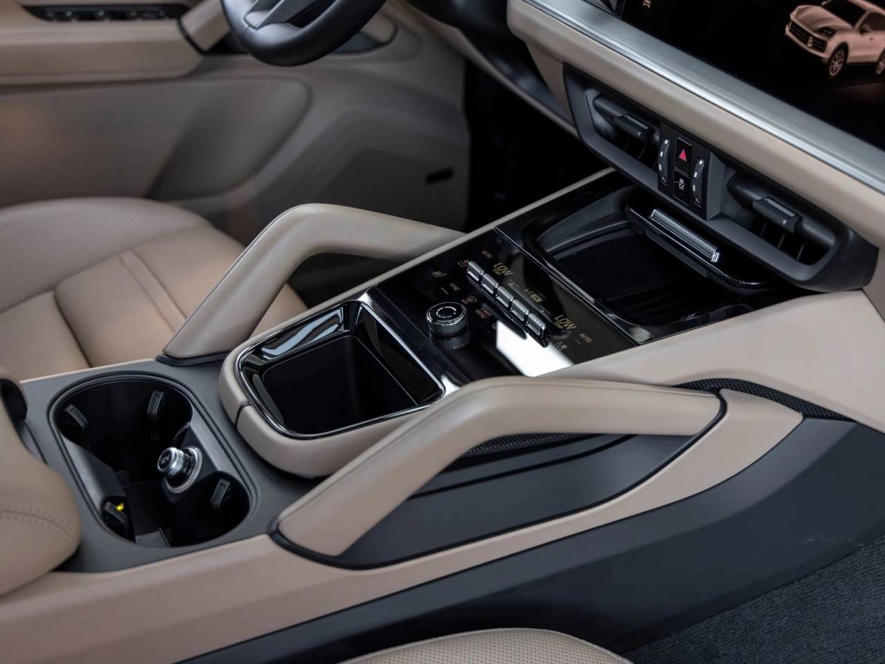 2024 Porsche Cayenne Base
