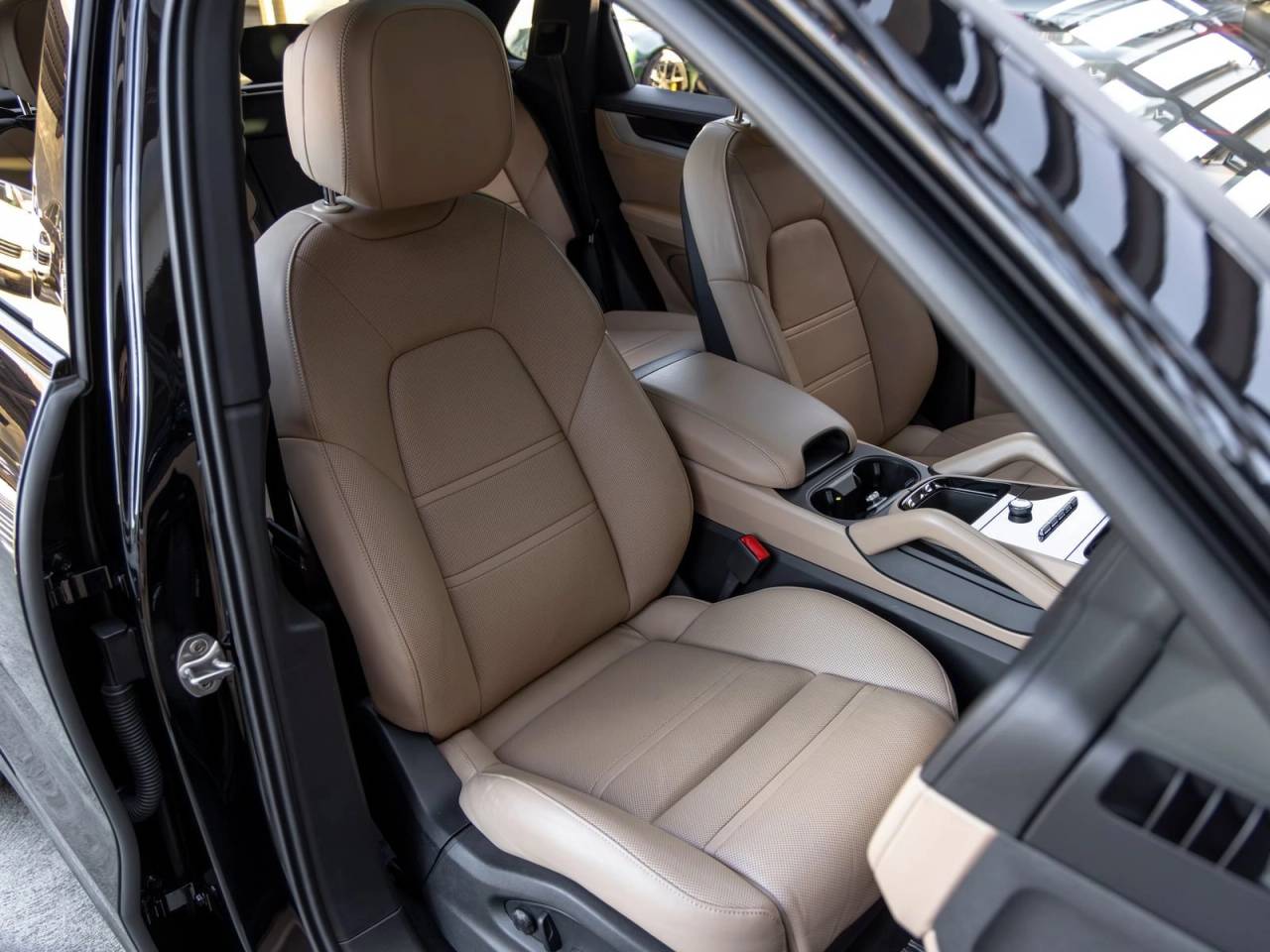 2024 Porsche Cayenne Base