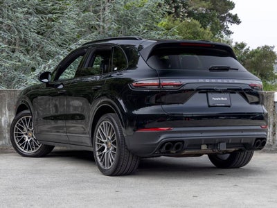 2023 Porsche Cayenne Platinum Edition