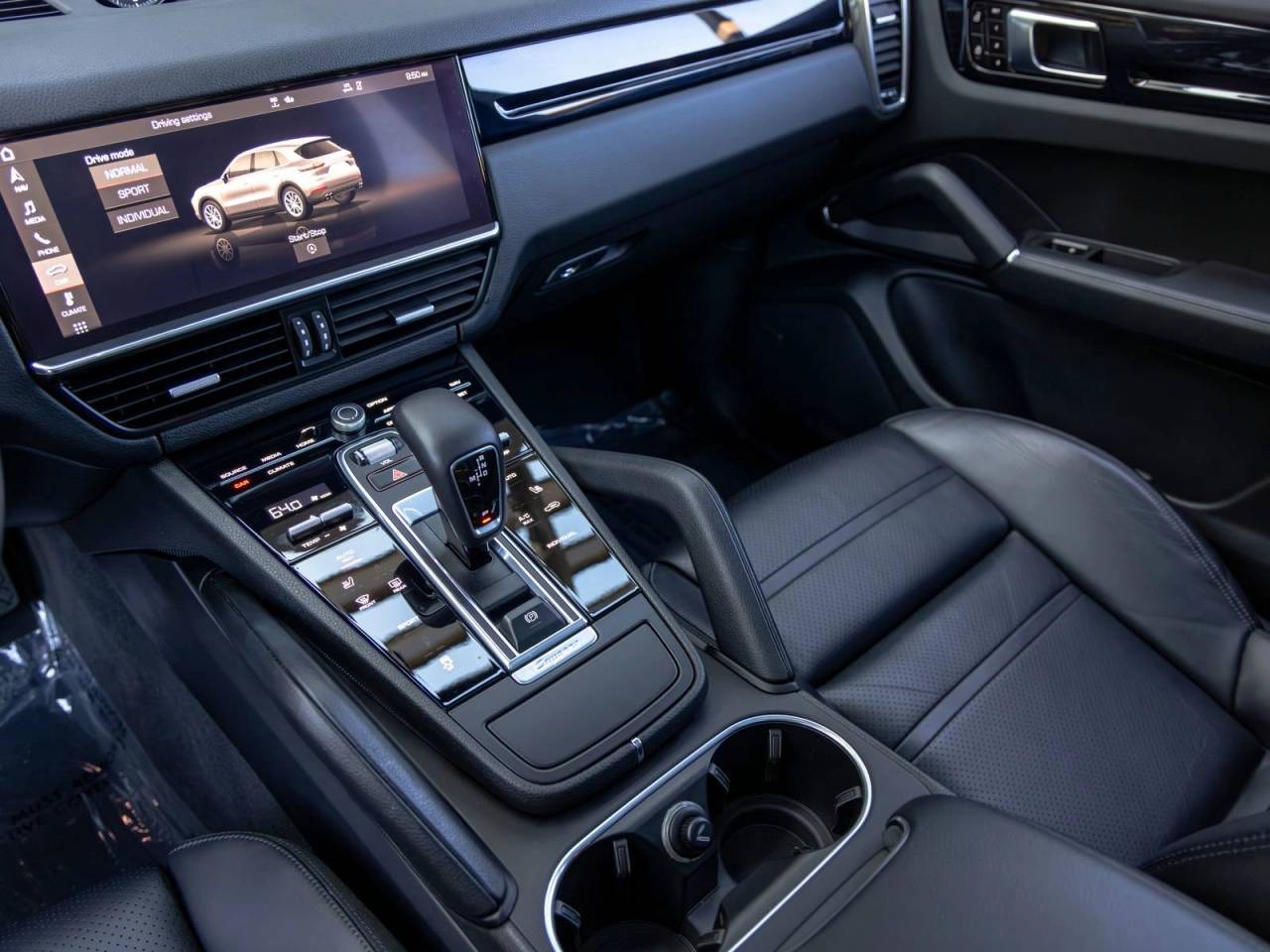 2021 Porsche Cayenne Base