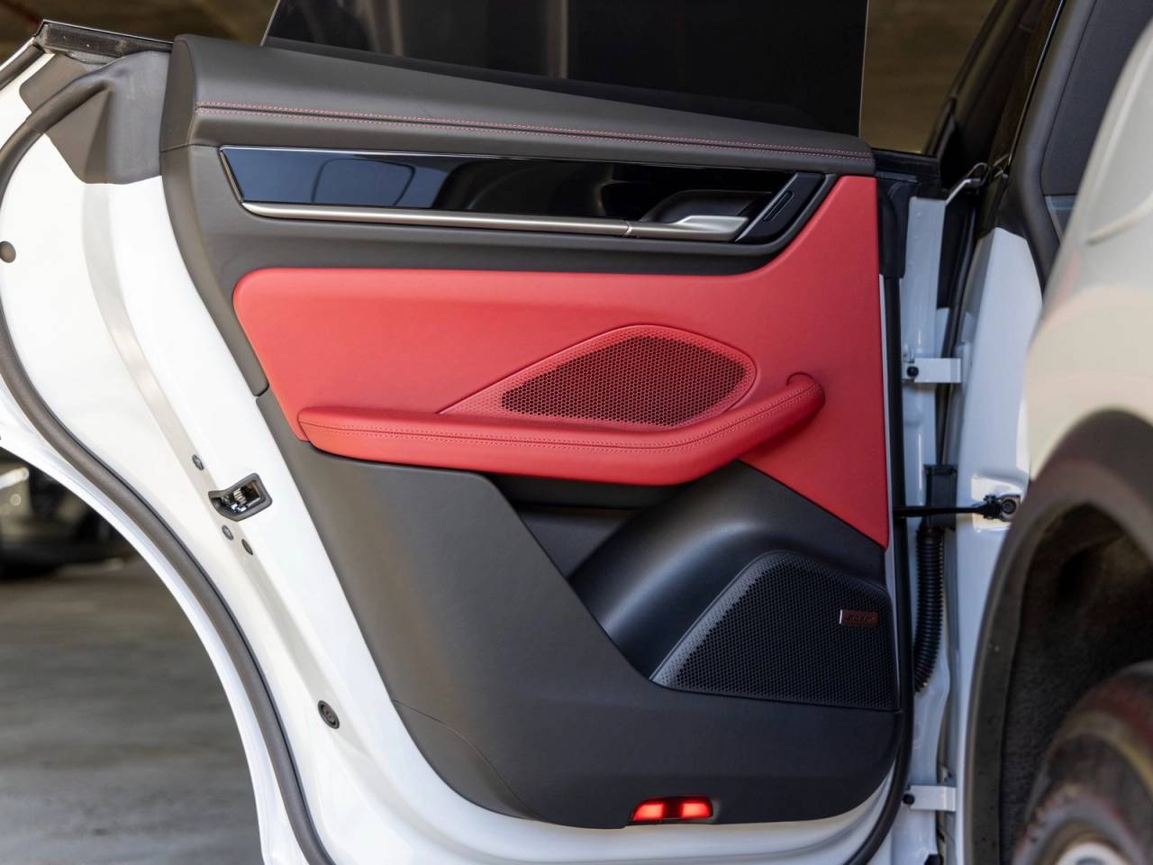 2024 Porsche Macan Macan 4 Electric