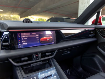2026 Porsche Macan 4 Electric