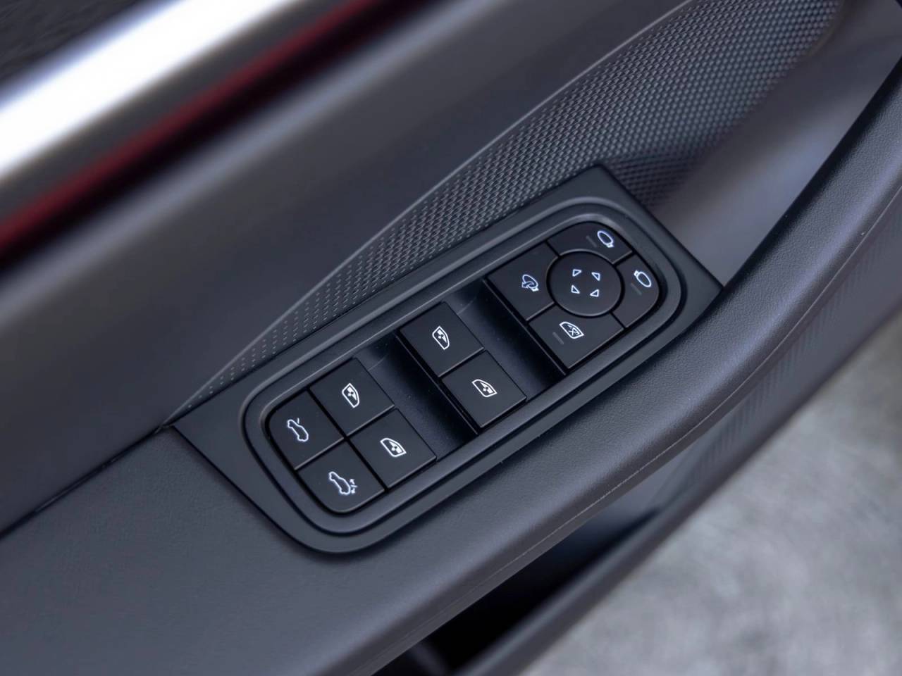 2026 Porsche Macan 4 Electric