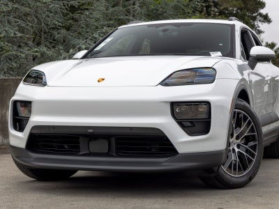 2026 Porsche Macan 4 Electric