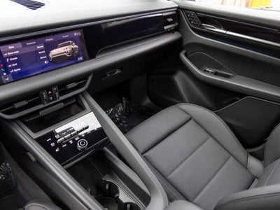 2026 Porsche Macan 4 Electric