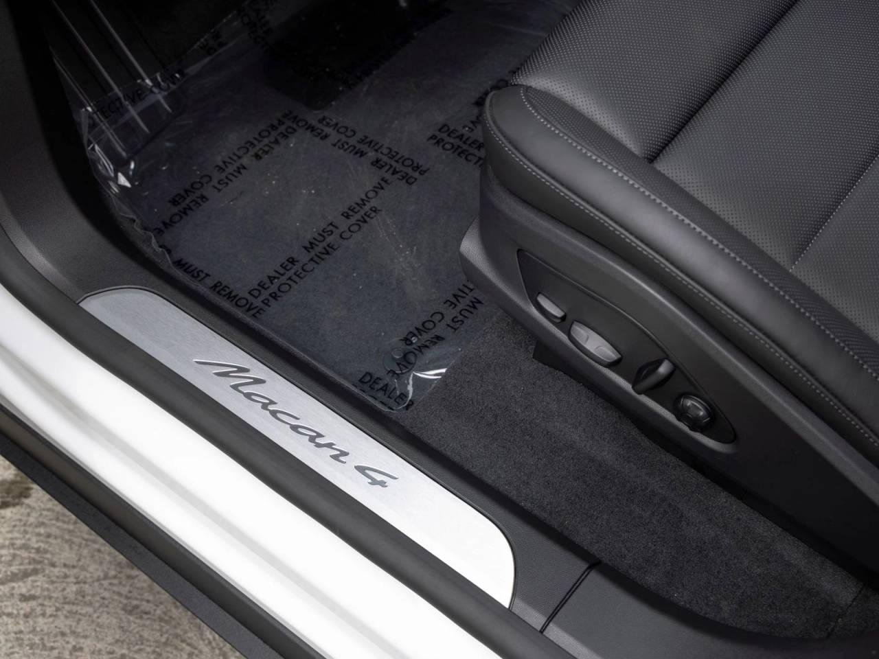 2026 Porsche Macan 4 Electric