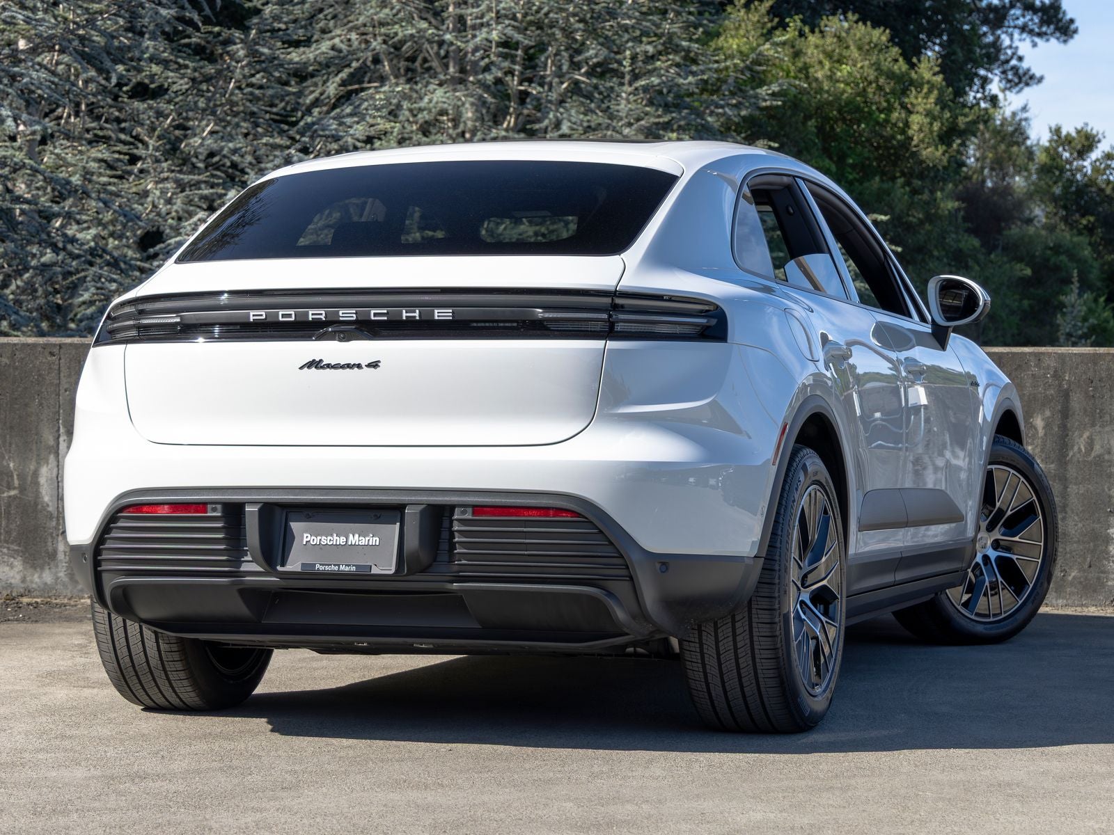 2025 Porsche Macan Electric 4