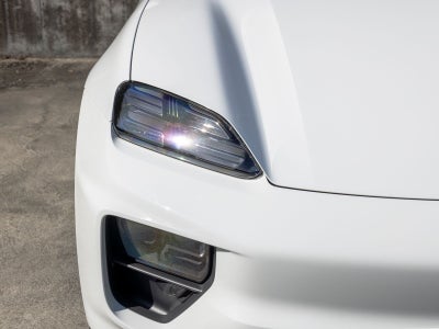 2025 Porsche Macan Electric 4