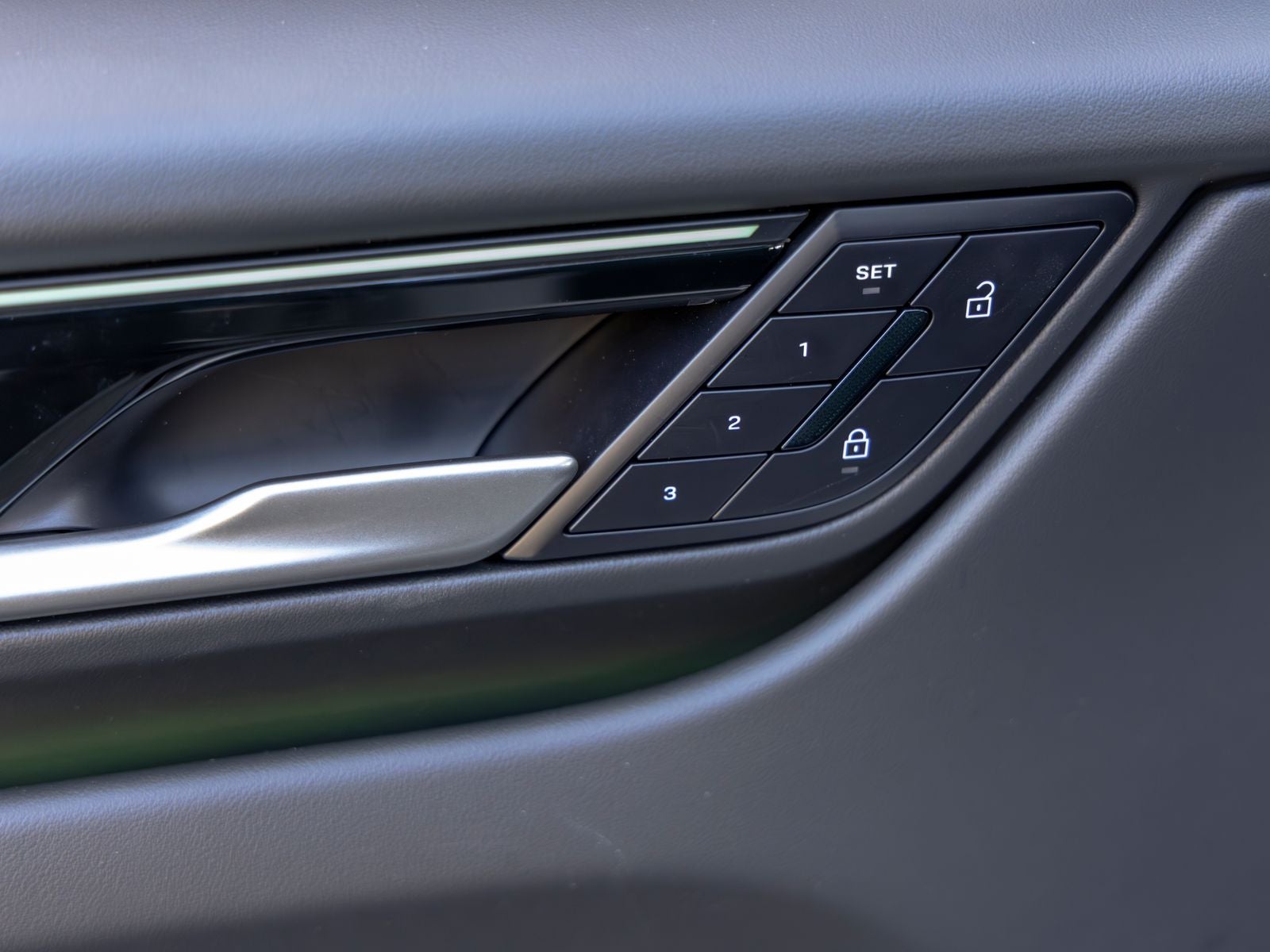 2025 Porsche Macan Electric 4