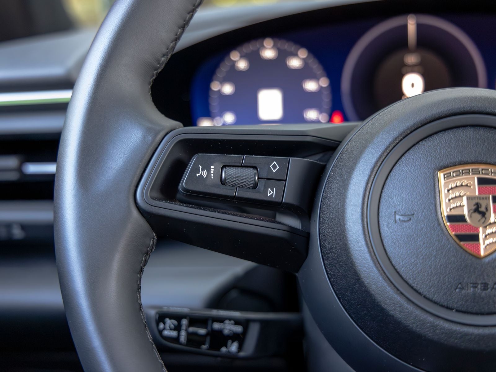 2025 Porsche Macan Electric 4