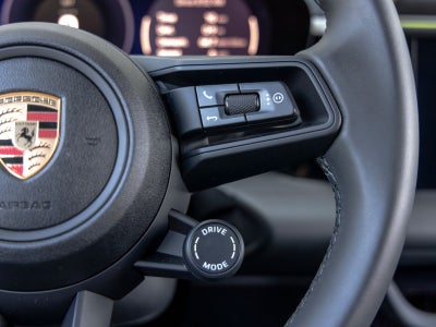 2025 Porsche Macan Electric 4