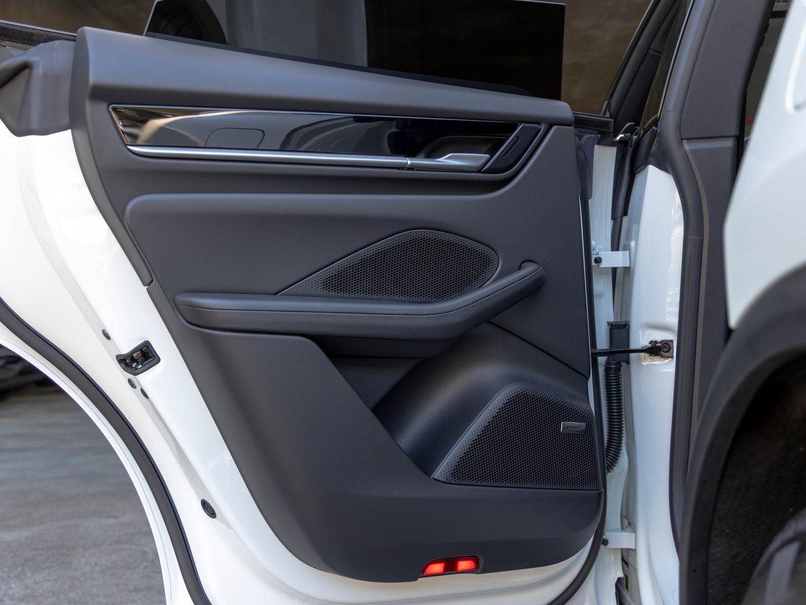 2025 Porsche Macan Electric 4
