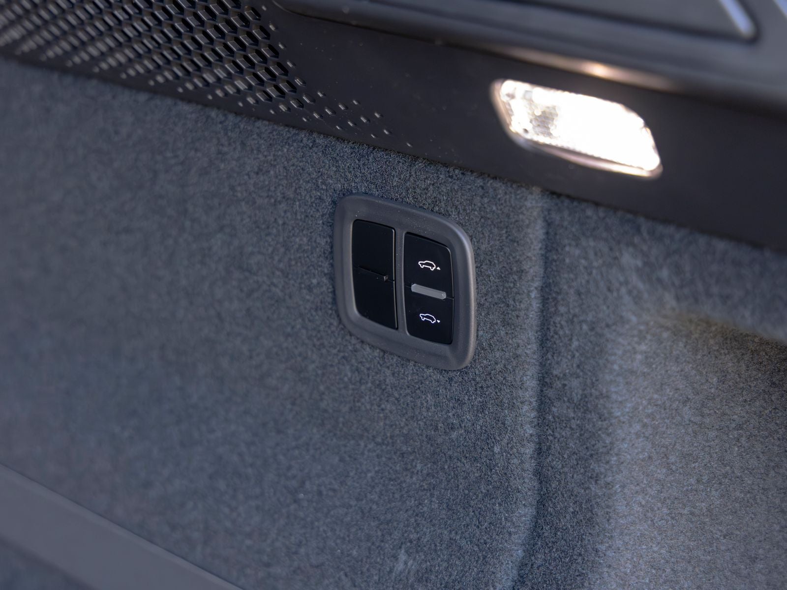 2025 Porsche Macan Electric 4