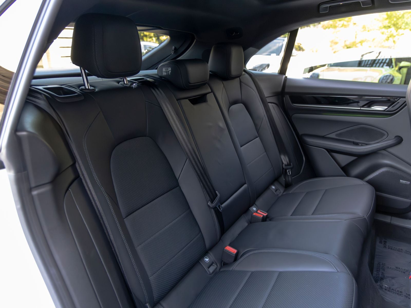 2025 Porsche Macan Electric 4