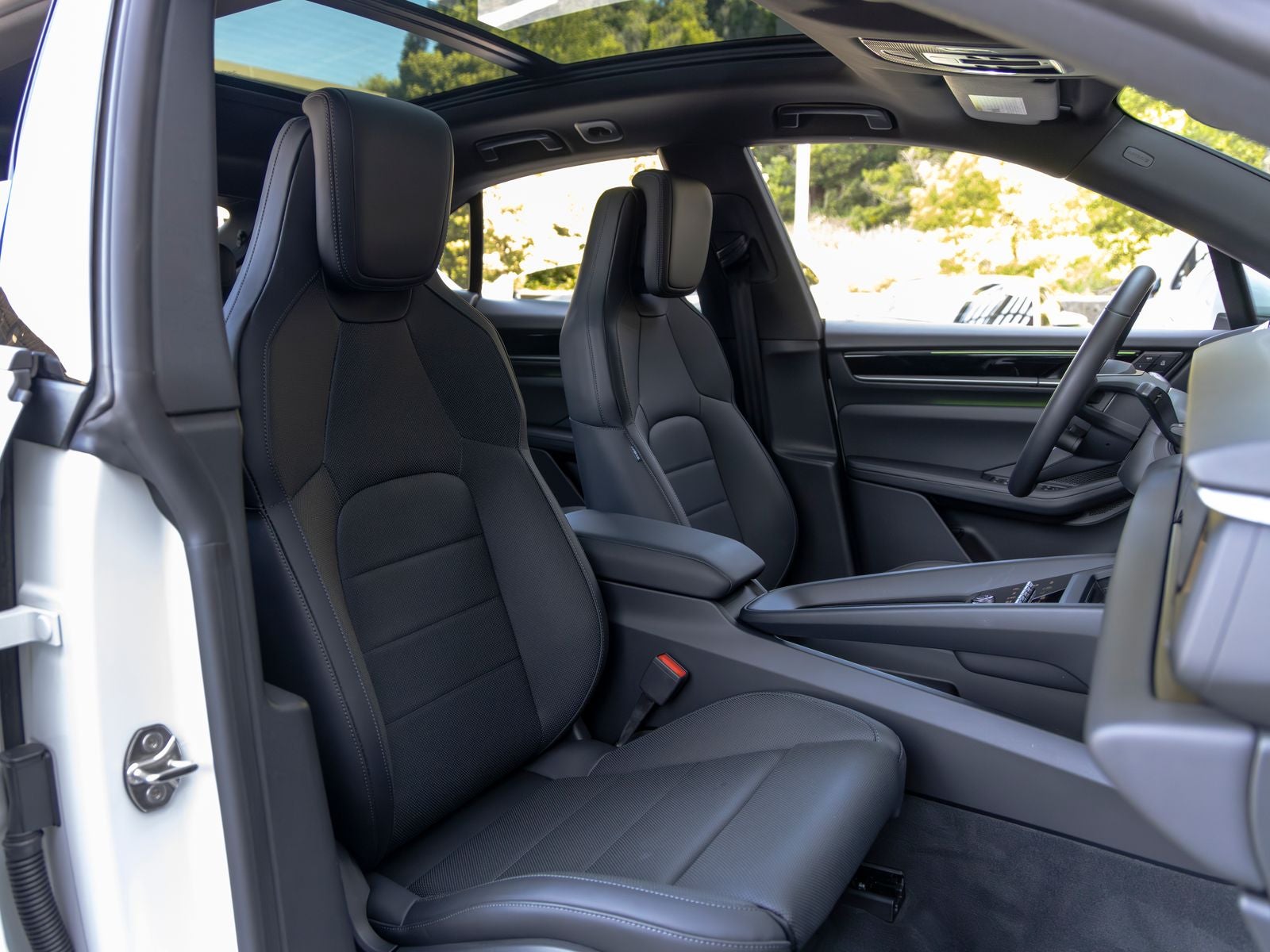2025 Porsche Macan Electric 4