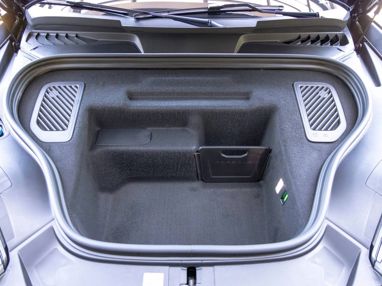 2026 Porsche Macan 4 Electric