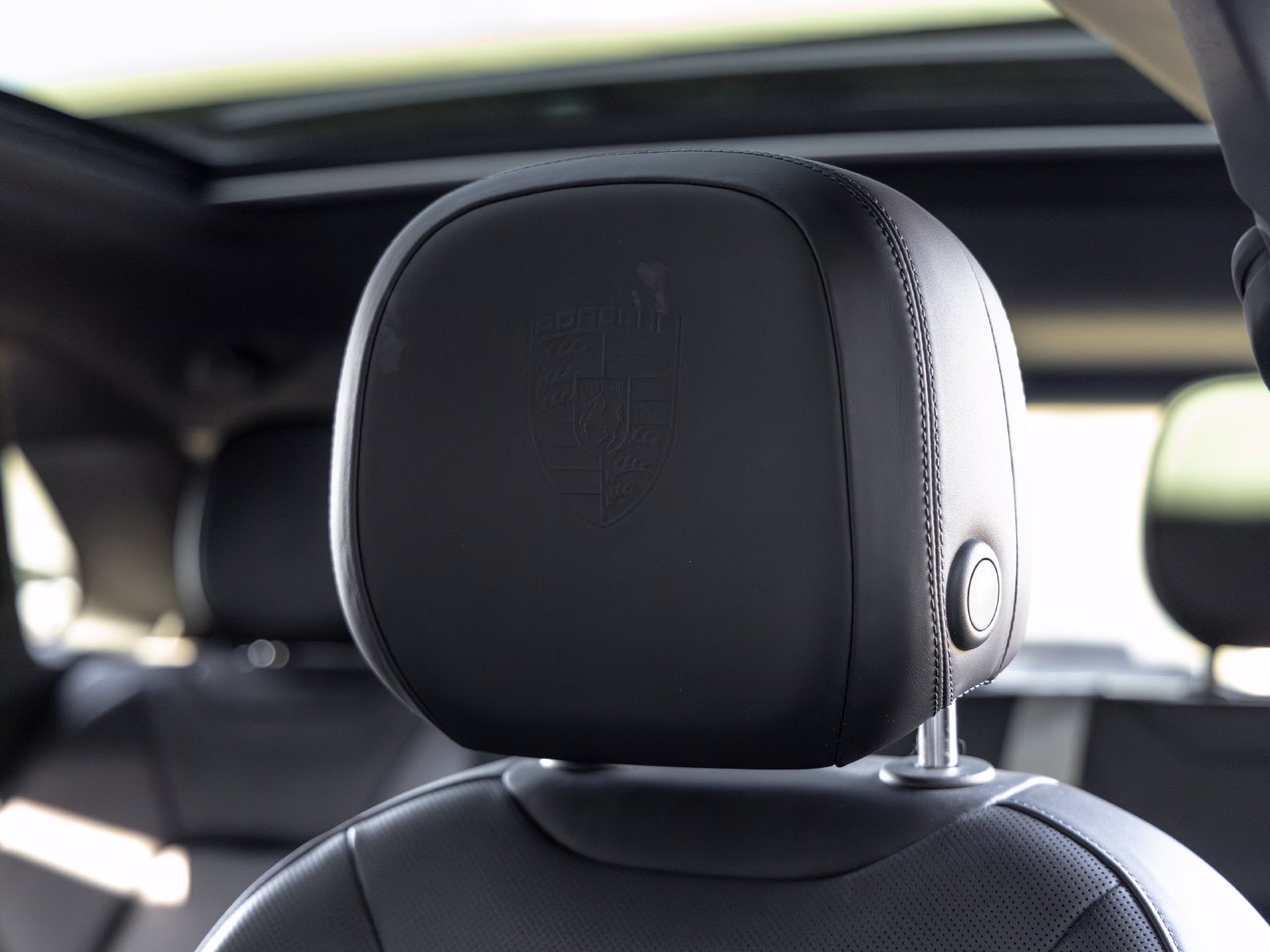 2023 Porsche Cayenne Cayenne S Platinum Edition