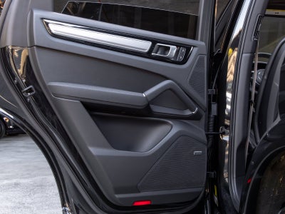 2023 Porsche Cayenne Cayenne S Platinum Edition